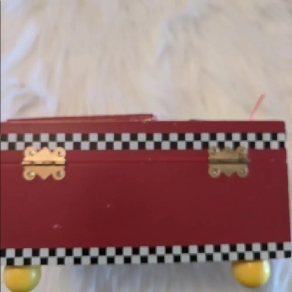 WOODEN BOX 